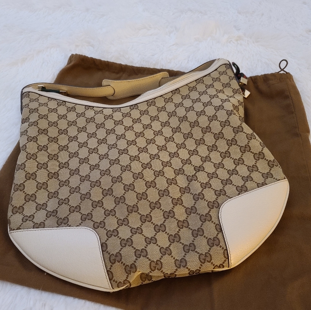 Gucci logo shoulder bag